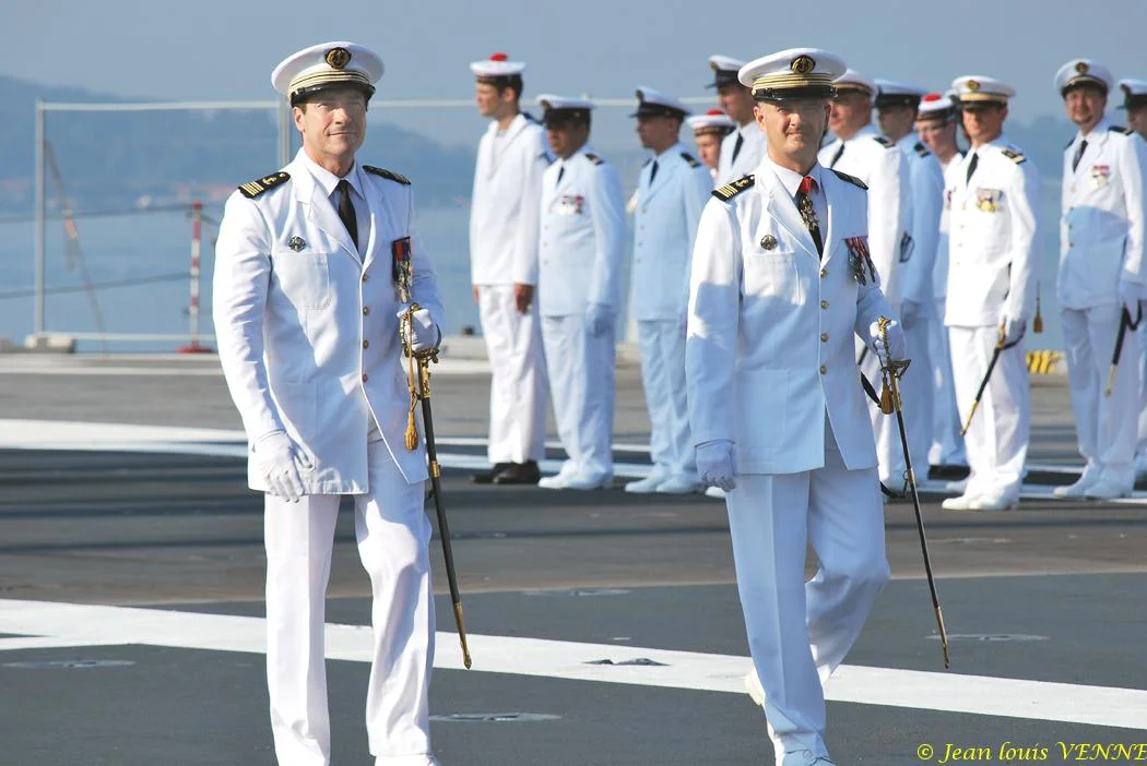 L'ancien commandant, le CV Boivin, et le commandant en second