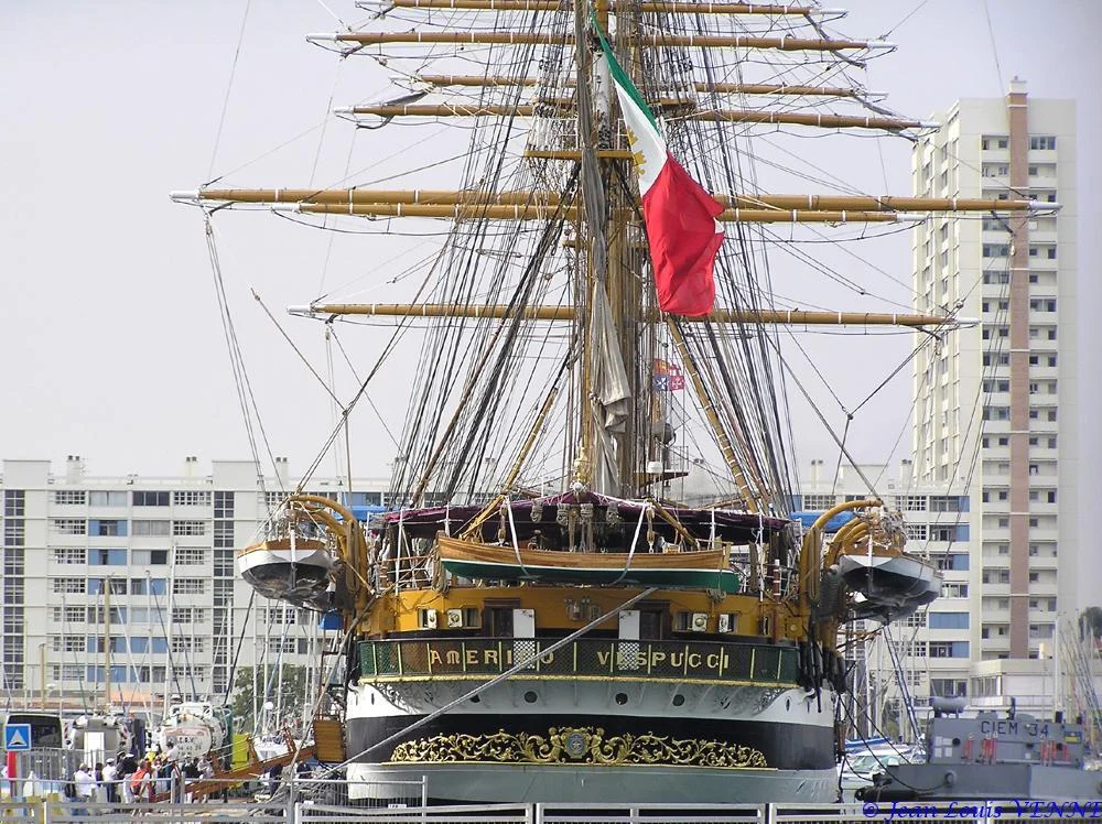 L’Amerigo Vespucci dans le port de Toulon