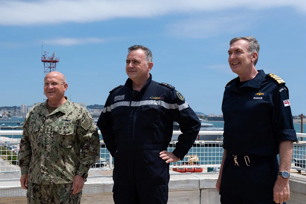 Les chefs des marines américaine, britannique et française se sont rencontrés à Toulon
