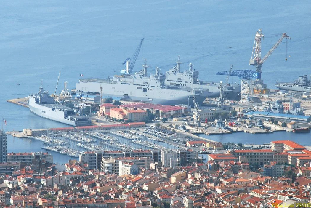 Les BPC Mistral et Tonnerre aux bassins Vauban