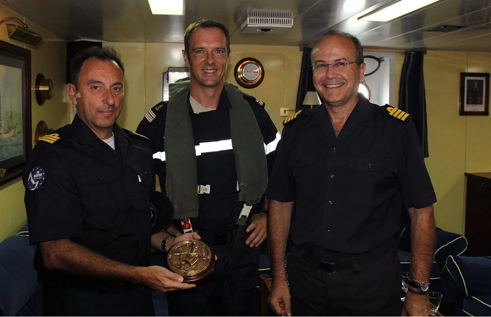 Rencontre entre le commandant du Floréal et le CTF 465 à bord du Patiño