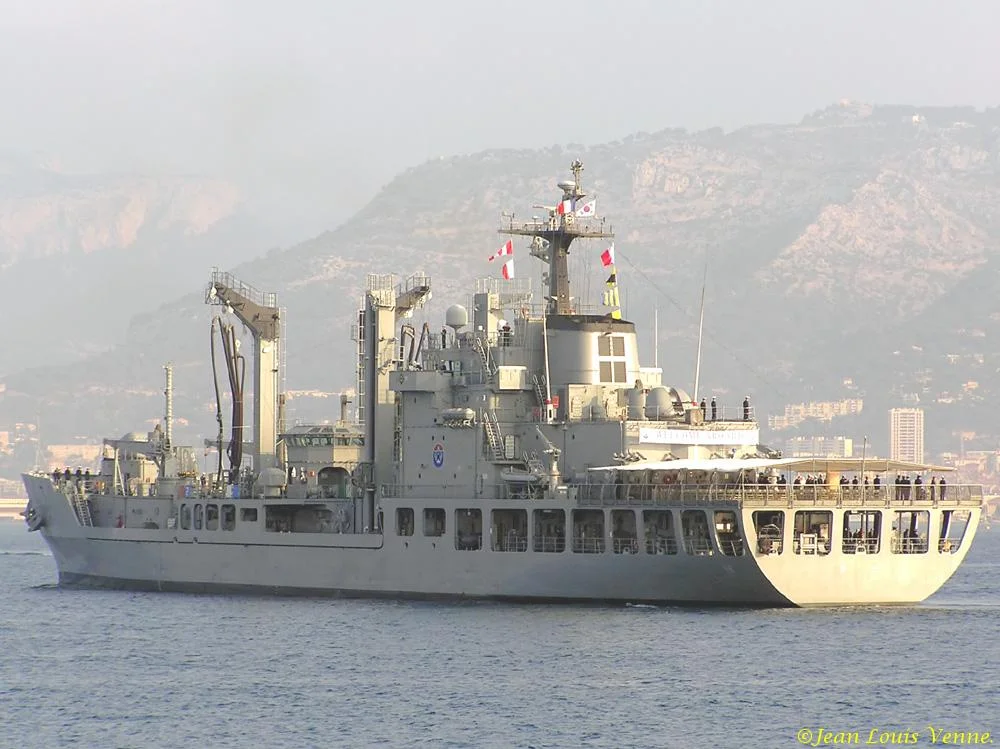 Le pétrolier-ravitailleur HWACHEON