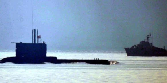 Dangereuse confrontation en mer Egée entre un patrouilleur grec et un sous-marin turc