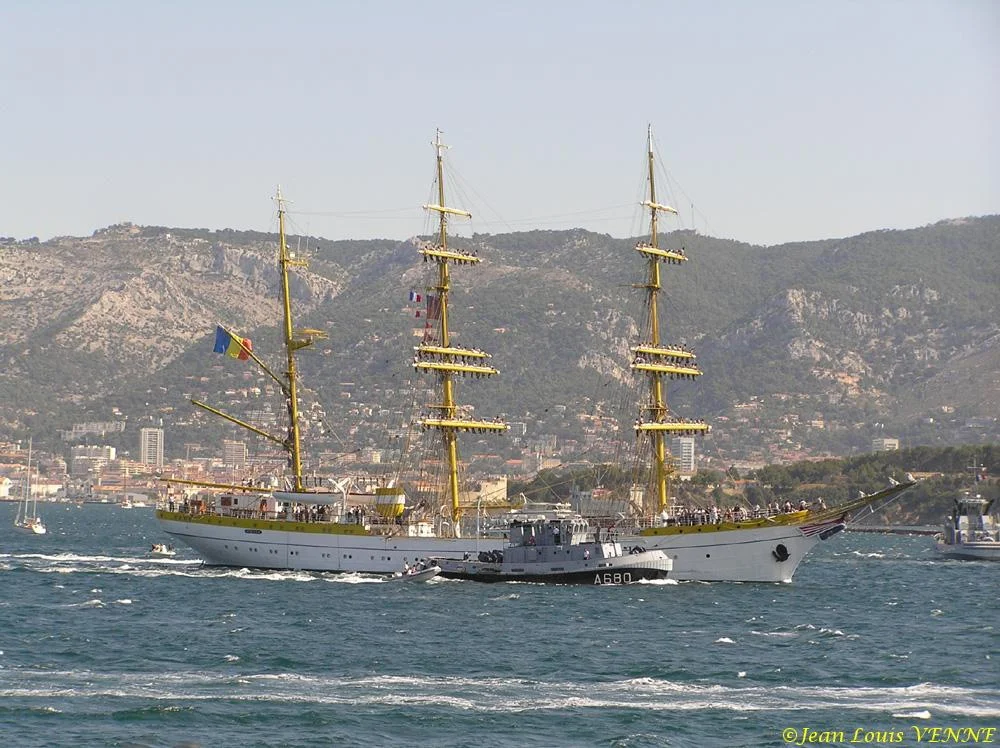 Autour d'un grand voilier