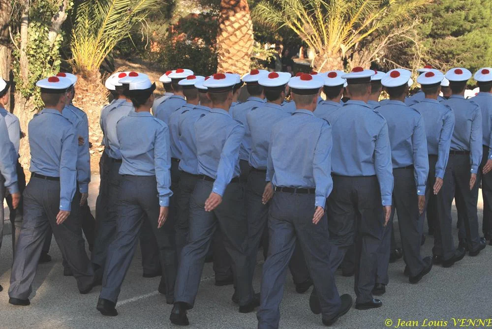 Présentation aux drapeaux du CIN Saint-Mandrier