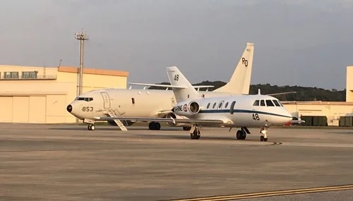 Un Falcon 200 « Gardian » de la flottille 25 F, basé en Polynésie Française, se pose au Japon