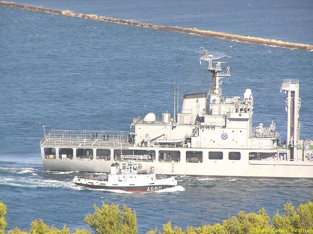 Le pétrolier-ravitailleur HWACHEON