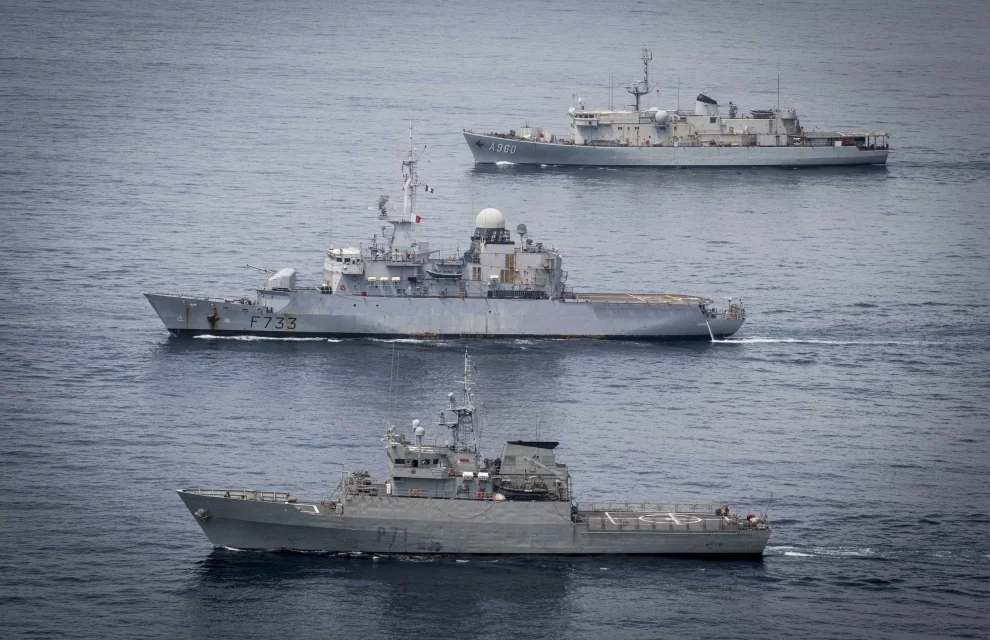 La frégate de surveillance Ventôse, le patrouilleur cap-verdien Guardiao et la frégate belge Godetia