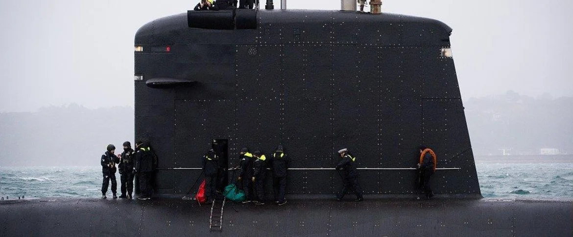 Un sous-marin nucléaire d'attaque en surface