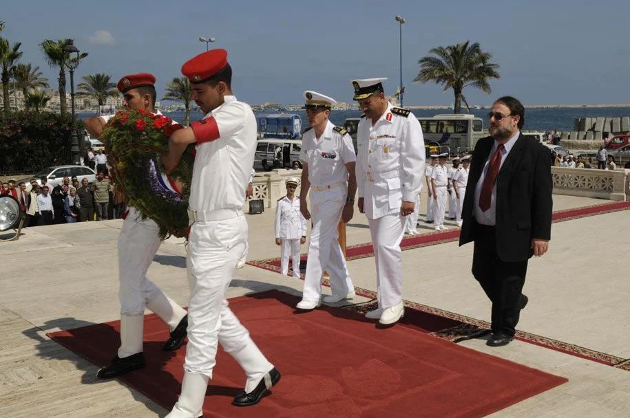 Dépôt de gerbe au monument du marin inconnu