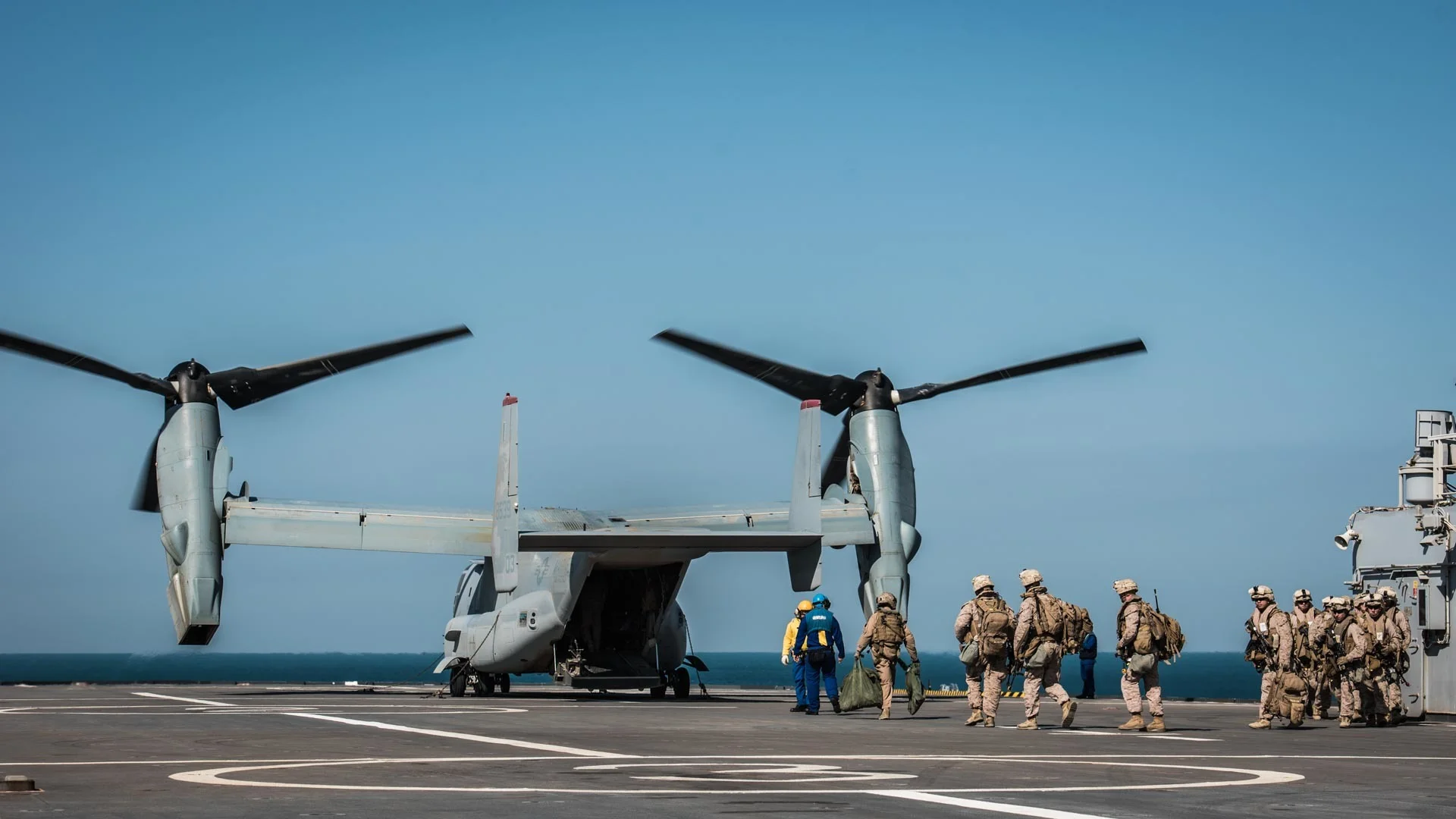 2 aéronefs Osprey-MV22 sur le BPC Tonnerre