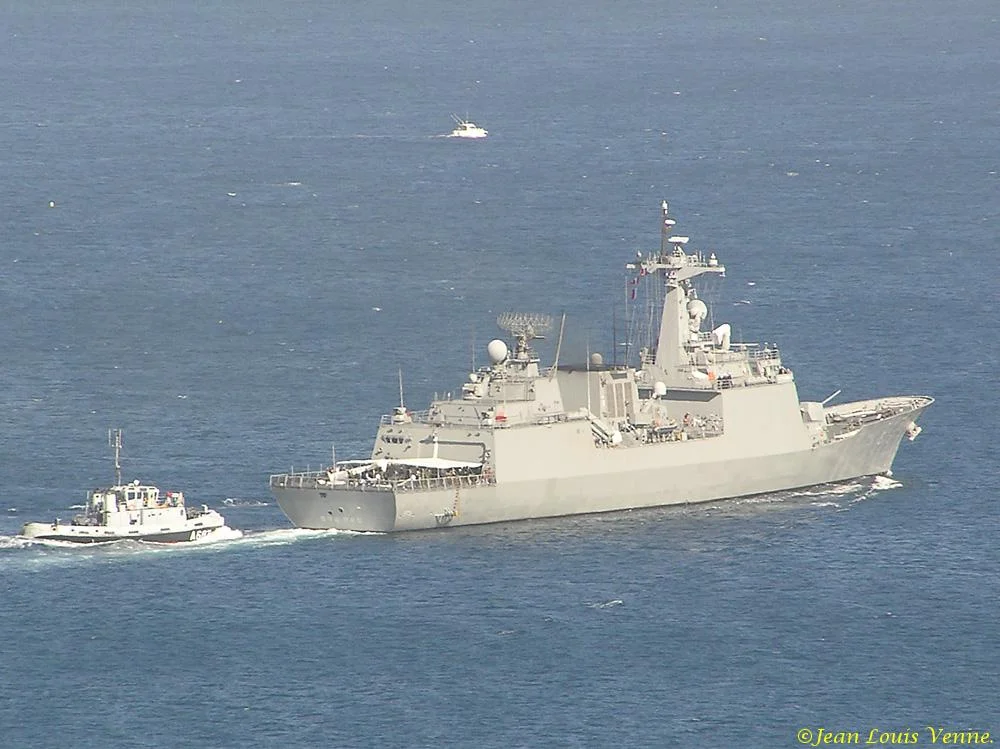 Le destroyer lance-missiles CHUNGMUGONG YI SUN SHI