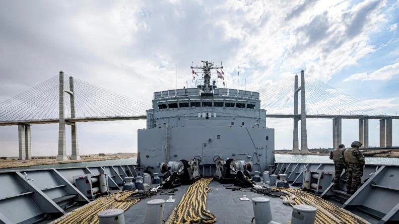 Le BCR Marne franchit le canal de Suez