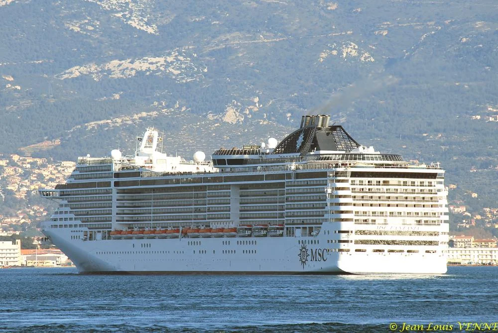 Escale surprise du MSC Fantasia à La Seyne sur Mer