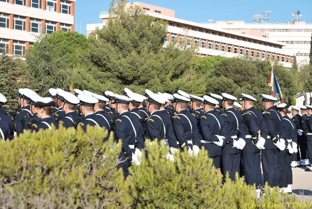 Présentation aux drapeaux du CIN Saint-Mandrier 