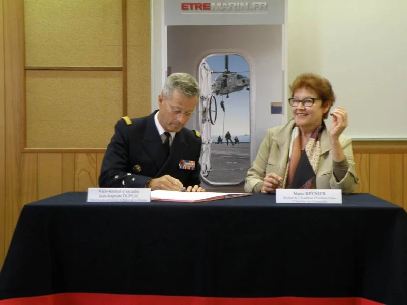 Le vice-amiral d’escadre Jean-Baptiste Dupuis, DPMM, et madame Marie Reynier, recteur de l’académie d’Orléans-Tours