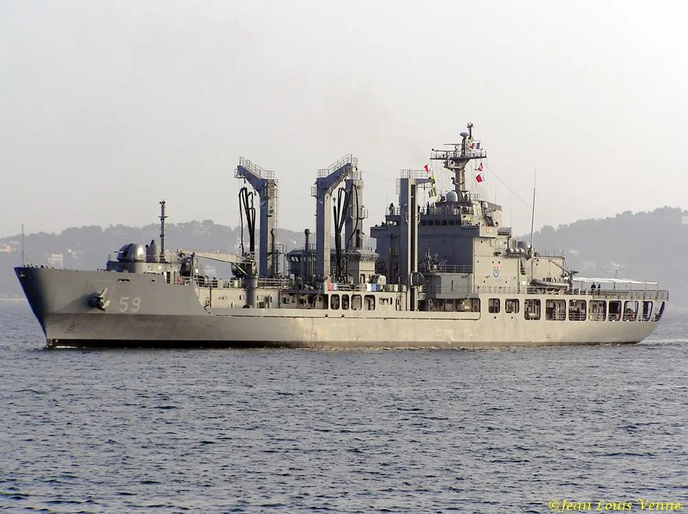 Le pétrolier-ravitailleur HWACHEON