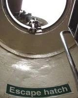 Le panneau qui avait été laissé ouvert