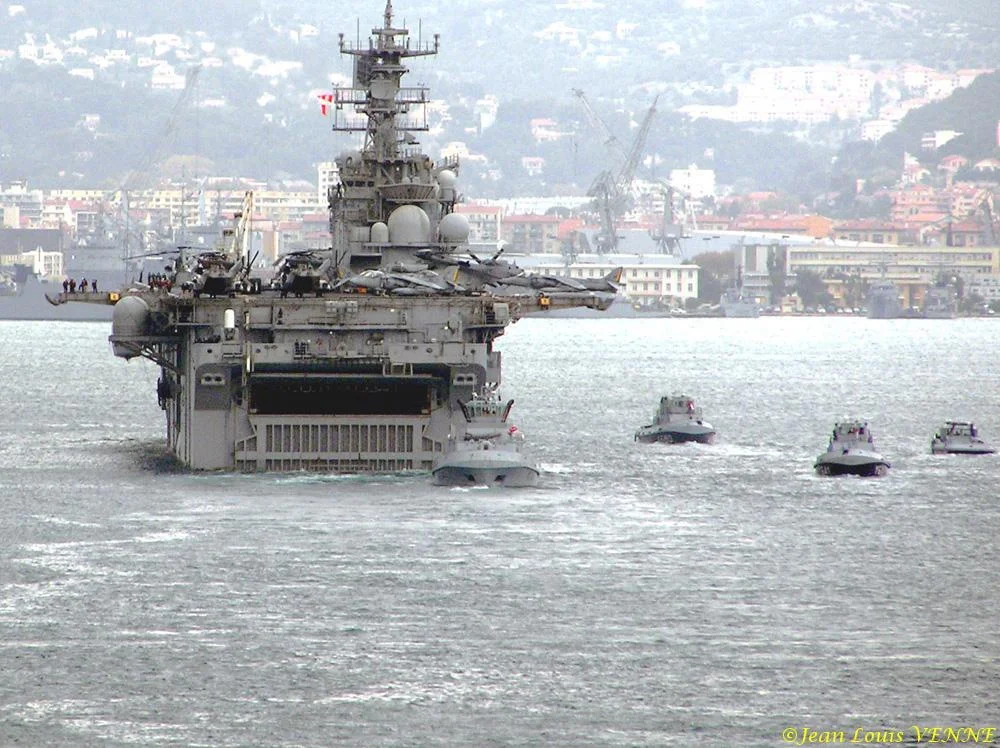 Autour de l'Iwo Jima