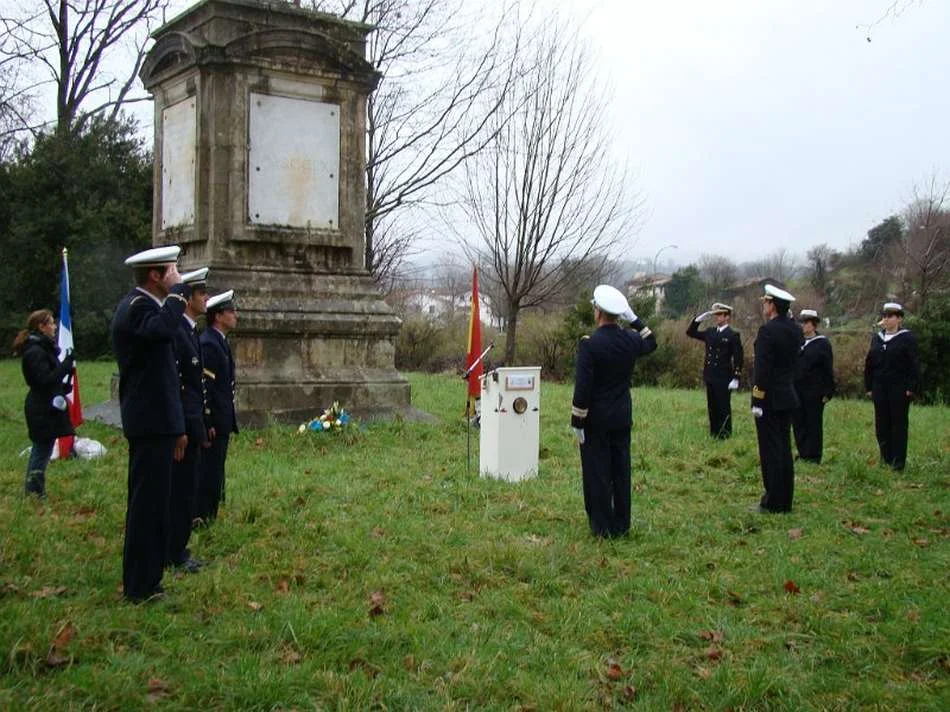 Passation de pouvoirs entre marine française et marine espagnole au Pays Basque