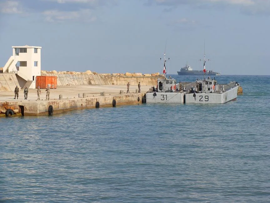 2 CTM à quai dans le port de Naqoura