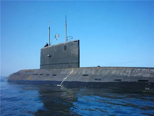 Un sous-marin Kilo algériens fait escale en Espagne sur le chemin de la Russie