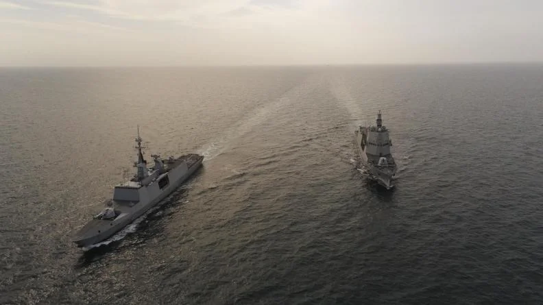 Le patrouilleur italien Thaon di Revel et la frégate Guépratte