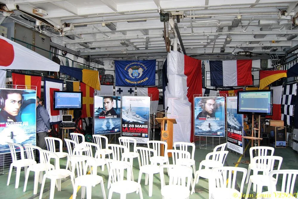 Le hangar hélicoptères