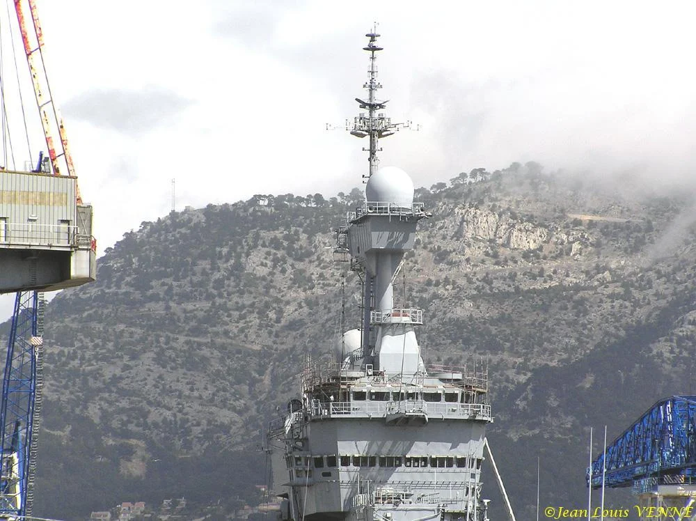 Peinture de lâ€™Ã®lot/passerelle du Charles de Gaulle