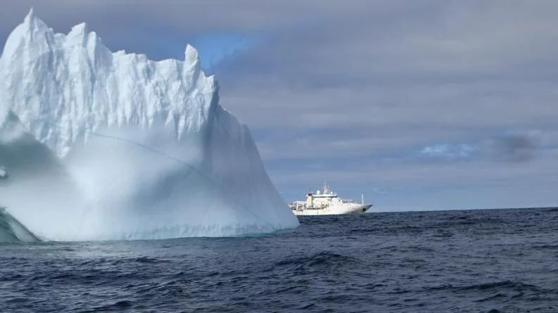 Le Beautemps-Beaupré dans les glaces du Groenland