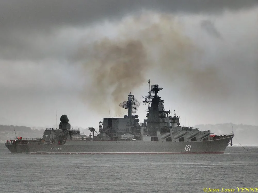 Le Moskva quitte Toulon