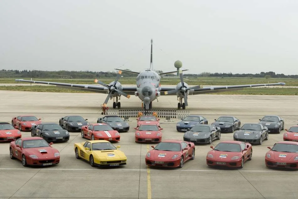 Des Ferrari sur la BAN NÃ®mes-Garons