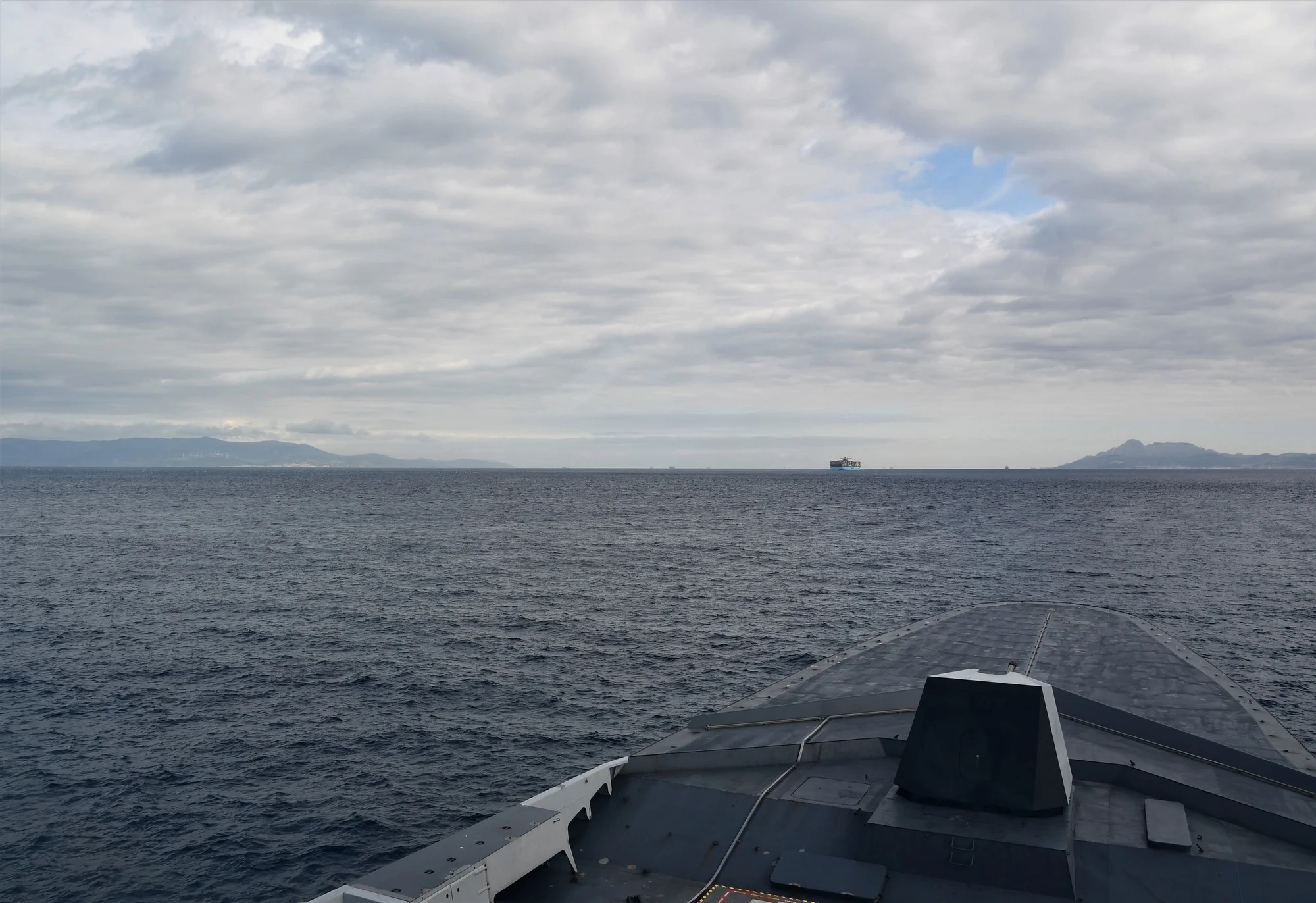 La frégate Normandie franchit le détroit de Gibraltar