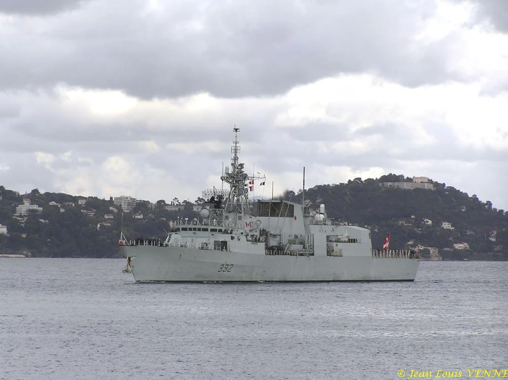 Arrivée à Toulon de la frégate canadienne Ville de Québec
