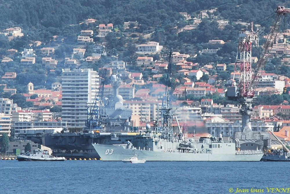 La frégate australienne HMAS Sydney quitte Toulon