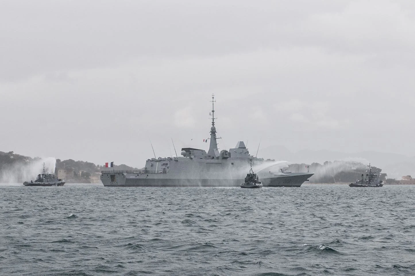 La frégate Languedoc accueillie à Toulon