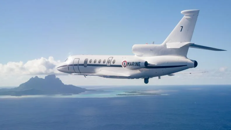Un avion de surveillance maritime Falcon 50 Triton