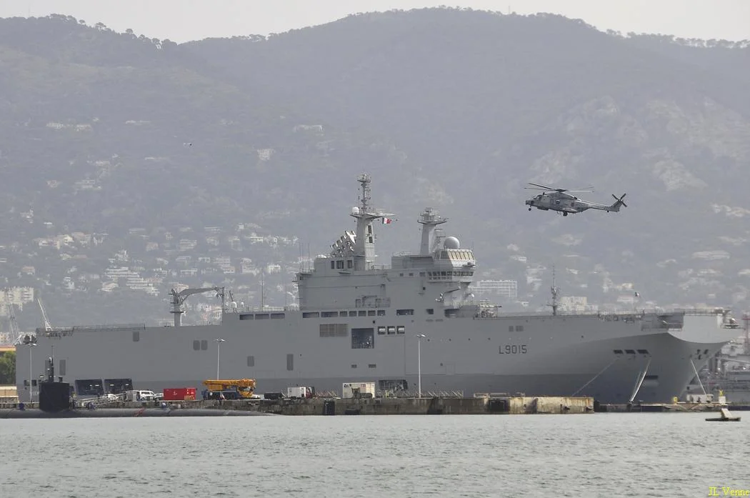 Arrivée du BPC Dixmude à Toulon