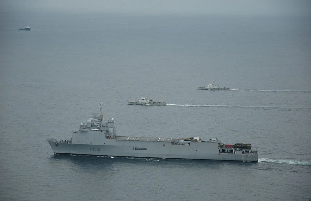 Le Siroco et deux patrouilleurs congolais