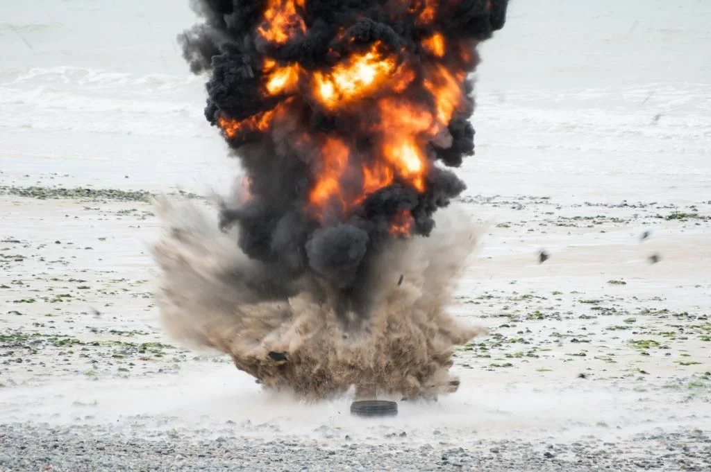 Explosion de 4 obus et 1 mortier