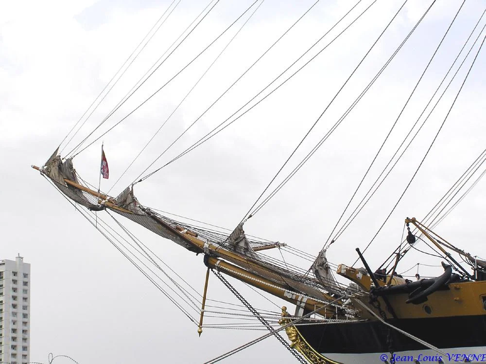 L’Amerigo Vespucci dans le port de Toulon