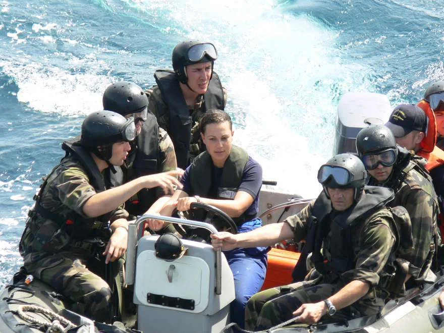 L'équipe de visite s'apprête Ã  entrer en action