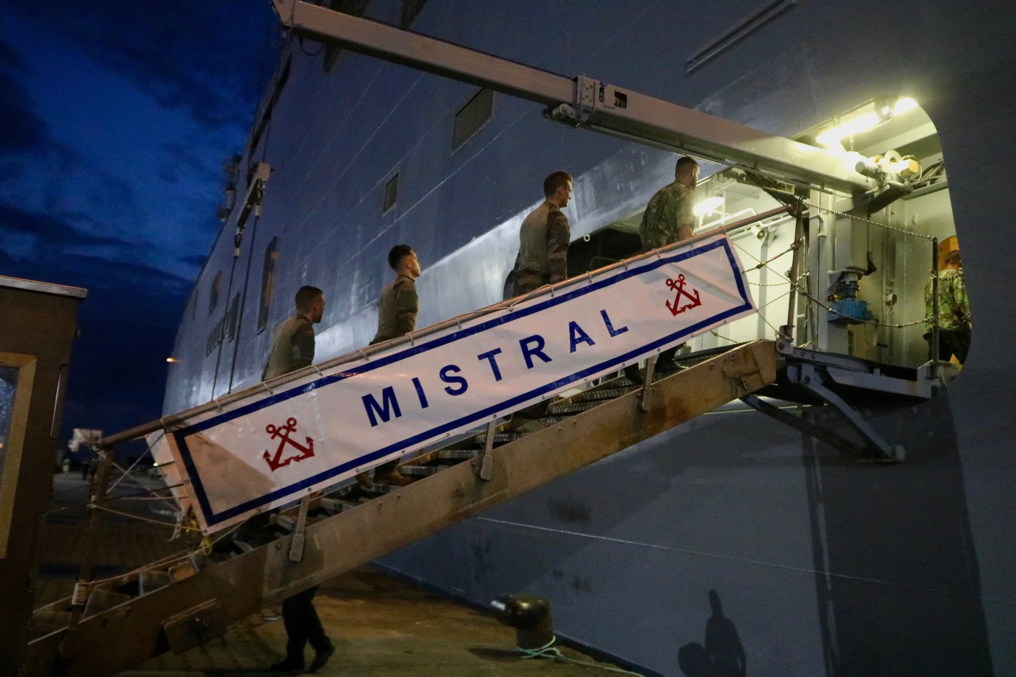 Fantassins du 43è BIMA et fusiliers-marins-portugais à la coupée du Mistral