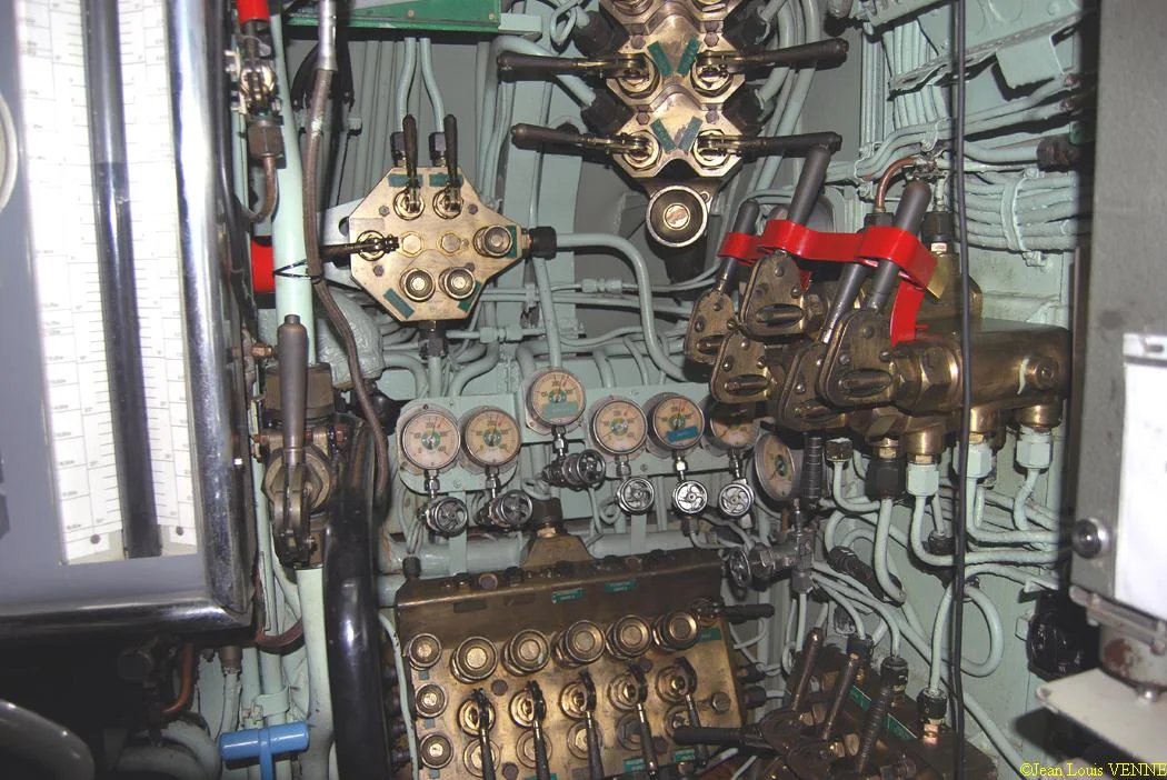 Commande des purges et de la chasse aux ballasts