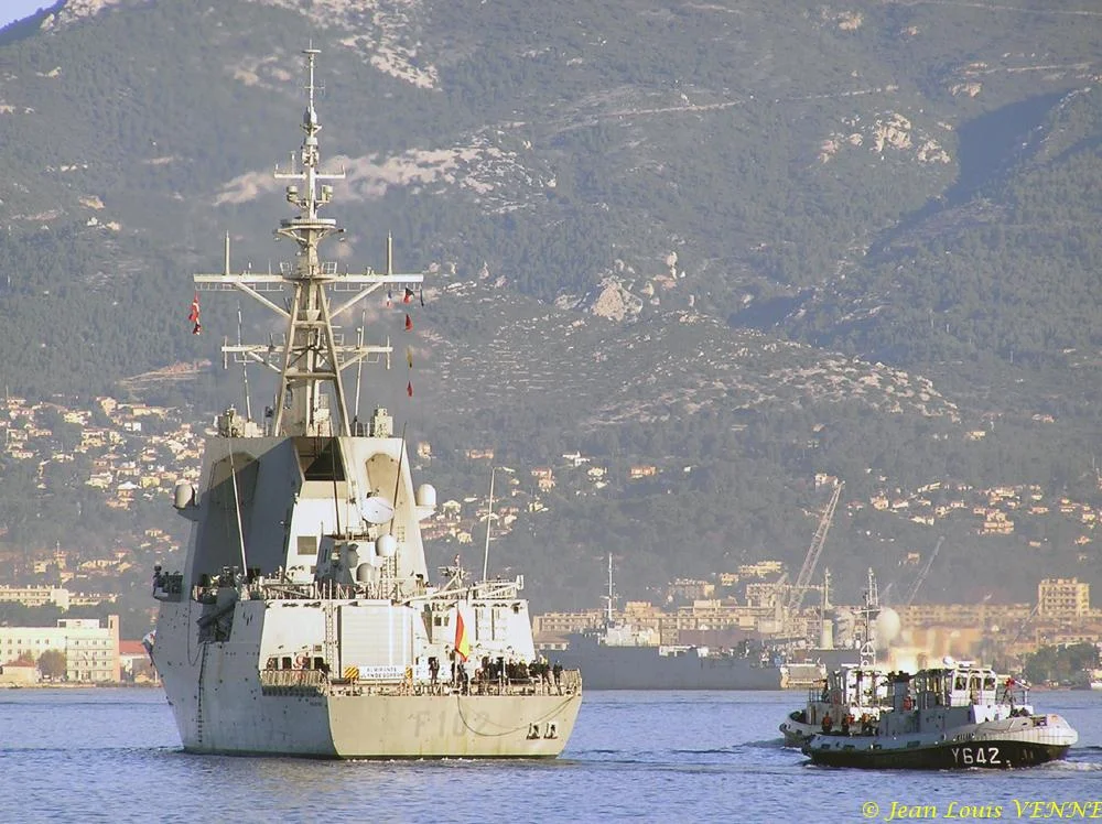 La frégate anti-aérienne espagnole ALMIRANTE DON JUAN DE BORBON