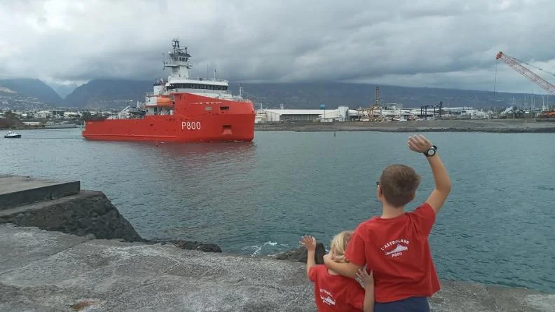Le patrouilleur polaire L'Astrolabe appareille de la Réunion