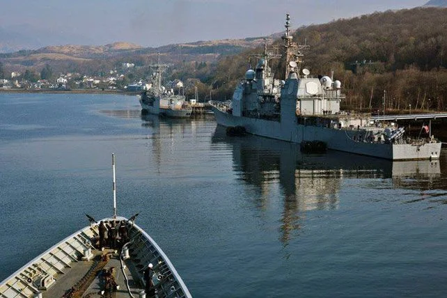 La frégate canadienne Fredericton arrive en Ecosse