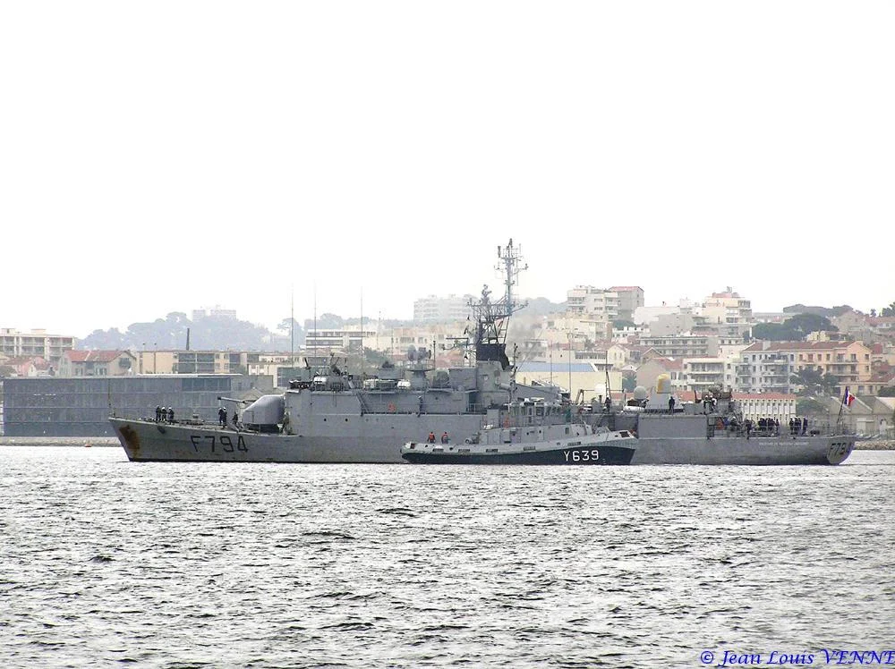 L’aviso EV Jacoubet rentre à Toulon