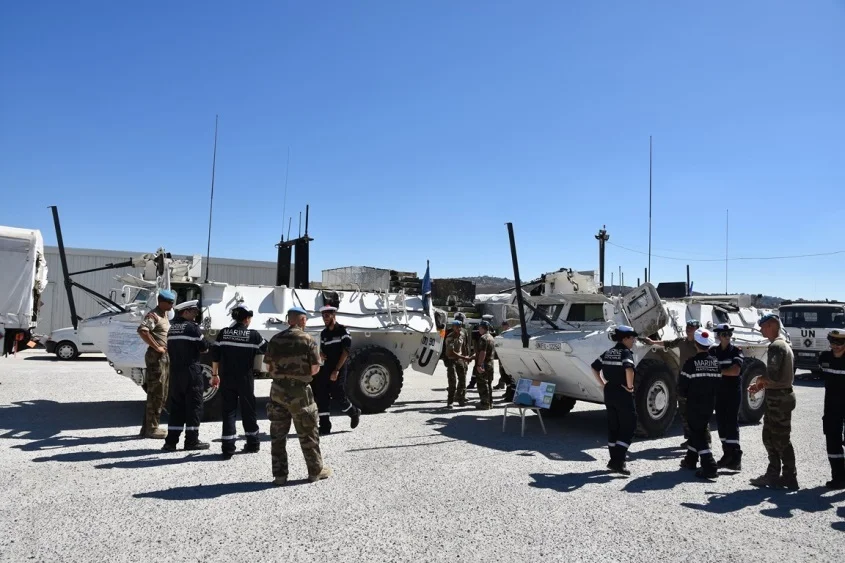 Echange de visite entre la frégate Guépratte et le 3e Régiment de hussards