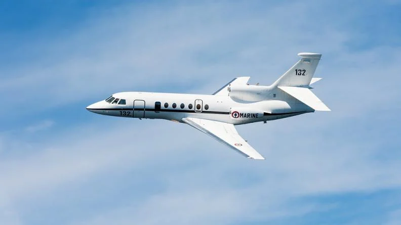 Un avion de surveillance maritime Falcon 50-M de la flottille 24F